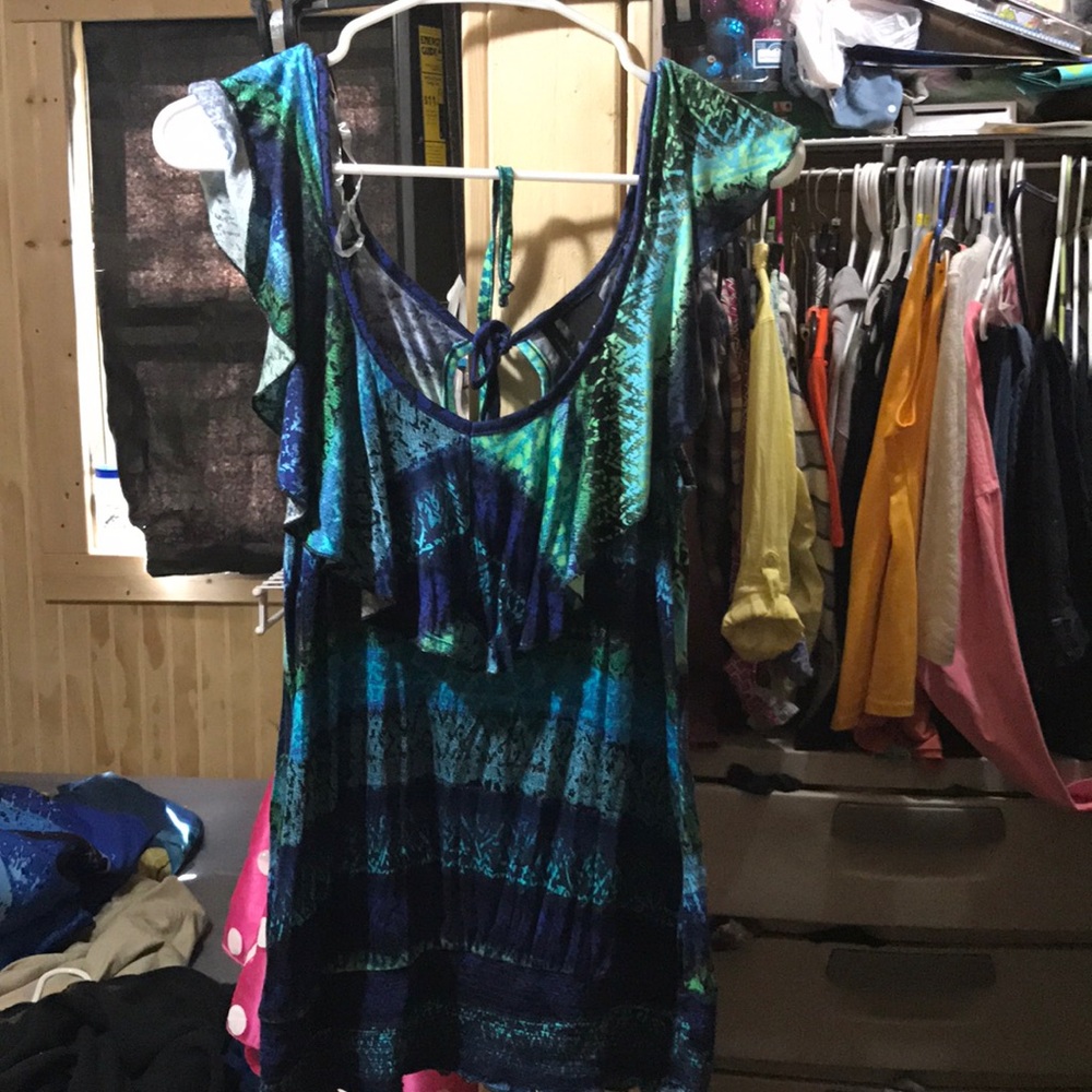 Size small new directions top